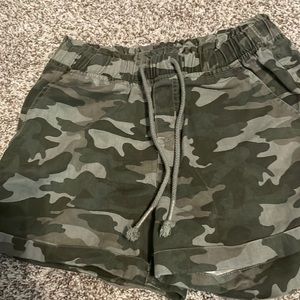 Girls justice lot 1 pair shorts. 1 long sleeve NWT.1 short sleeve